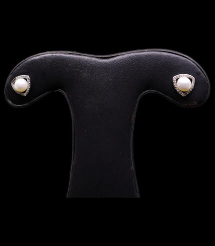 Pearl Ear Top