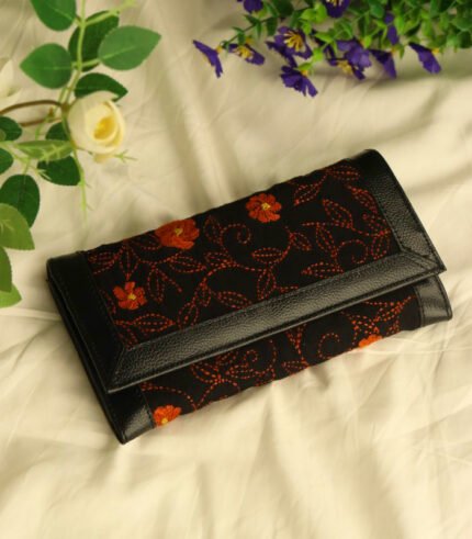 Hand-Stitched Leather Purse