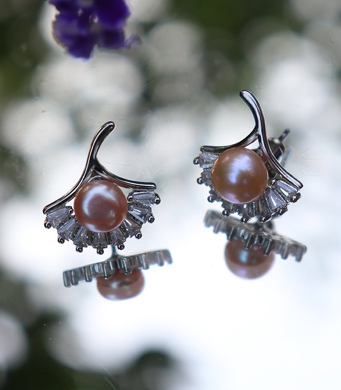 IMG_3449 Ear Top- Pearl - Image 1